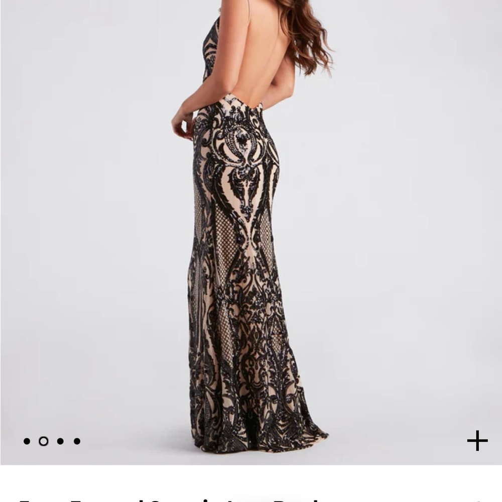 Windsor prom dress, size small. Open back w/ a beige undertone and black detail
